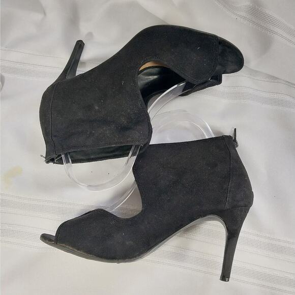 IMPO! BLACK VEGAN SUEDE LEATHER, BACK ZIP, "BUTTERFLY" FRONT HEELS, BOOTS! SZ 8M - Picture 6 of 9